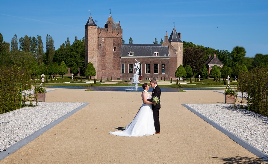 trouwen in een kasteel, sprookjes trouwjurk met kant, Bruidsjurk, bruidsjurken, trouwjurk, trouwjurken, bruidsmode, bruidswinkel, Voordelige Bruidsjurk, Voordelige bruidsjurken, Voordelige trouwjurk, Voordelige trouwjurken, Voordelige bruidsmode, voordelige bruidswinkel Goedkope Bruidsjurk, Goedkope bruidsjurken, Goedkope trouwjurk, Goedkope trouwjurken, Goedkope bruidsmode, Goedkope bruidswinkel,