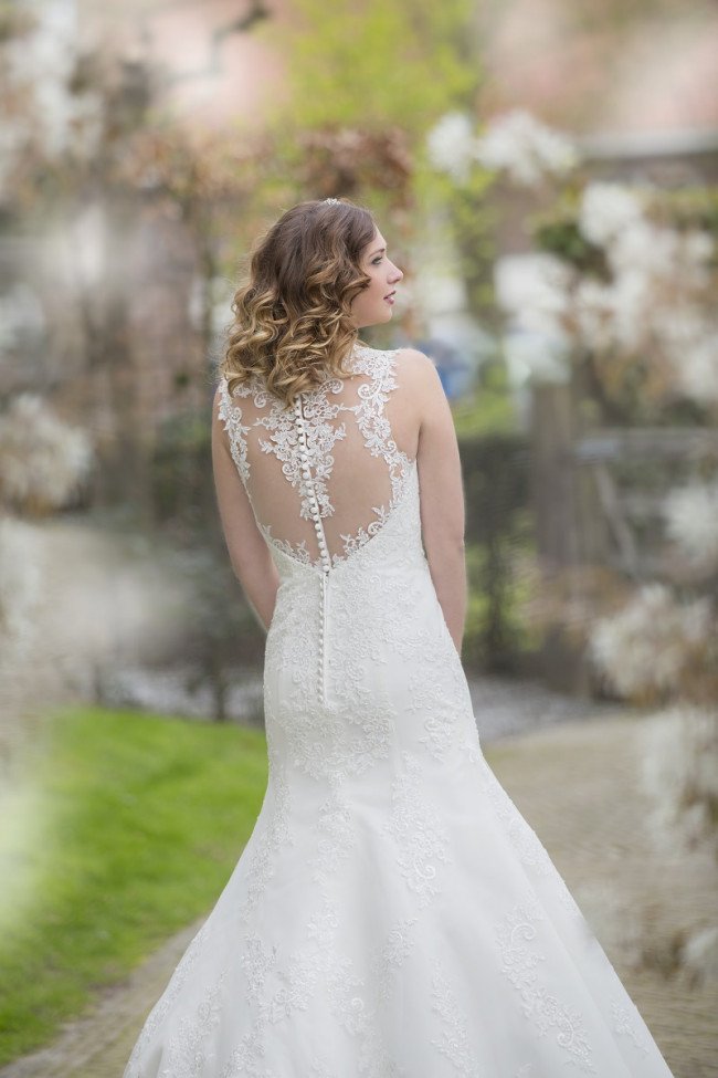 kanten trouwjurk met sexy rug