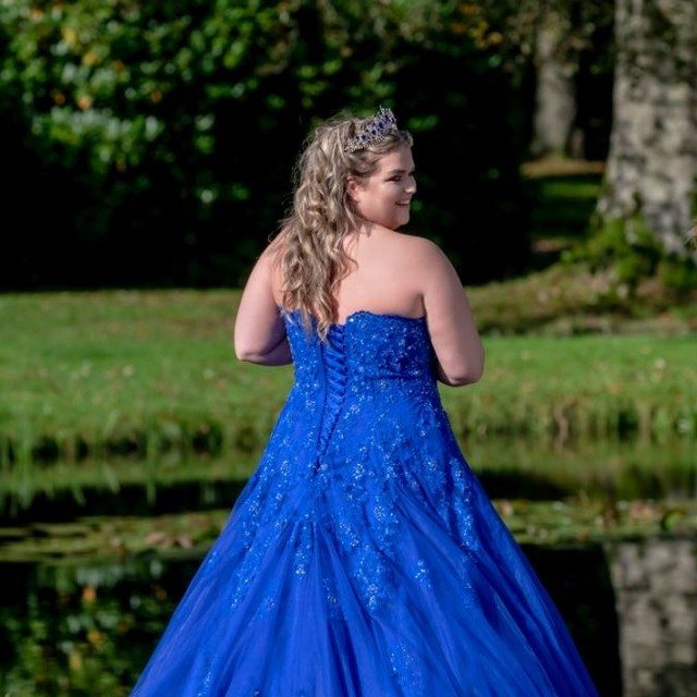 gekleurde trouwjurk grote maat