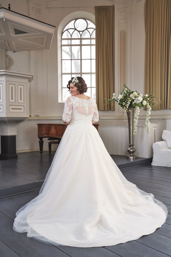 trouwjurk grote maten met mouwen