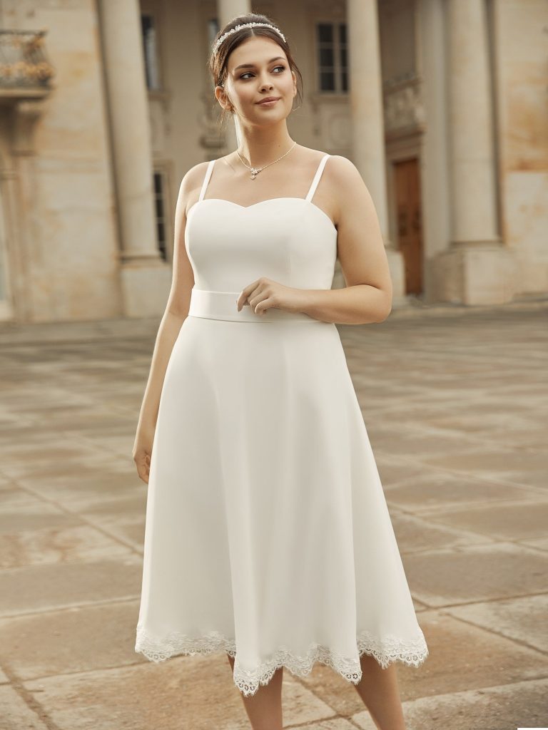 korte plussize trouwjurk